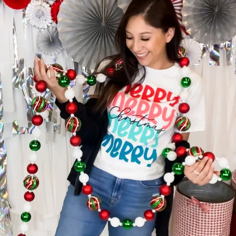 Merry Merry tee - Picture 2 of 5